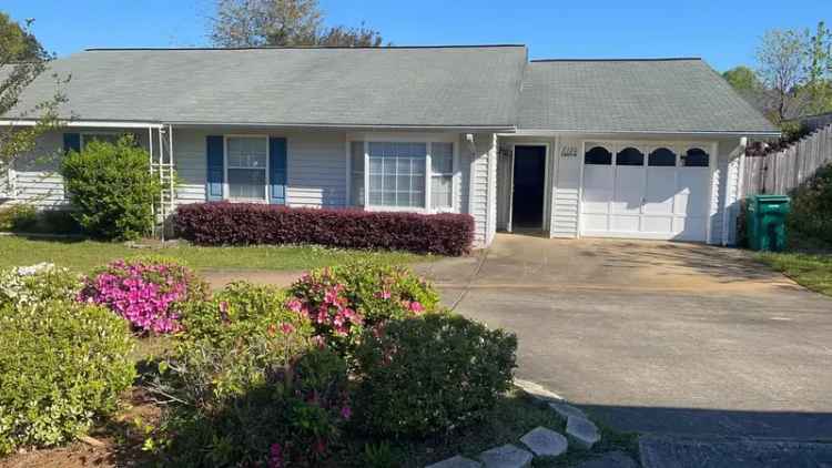 Townhome for Rent in Auburn with Sunroom and Private Yard