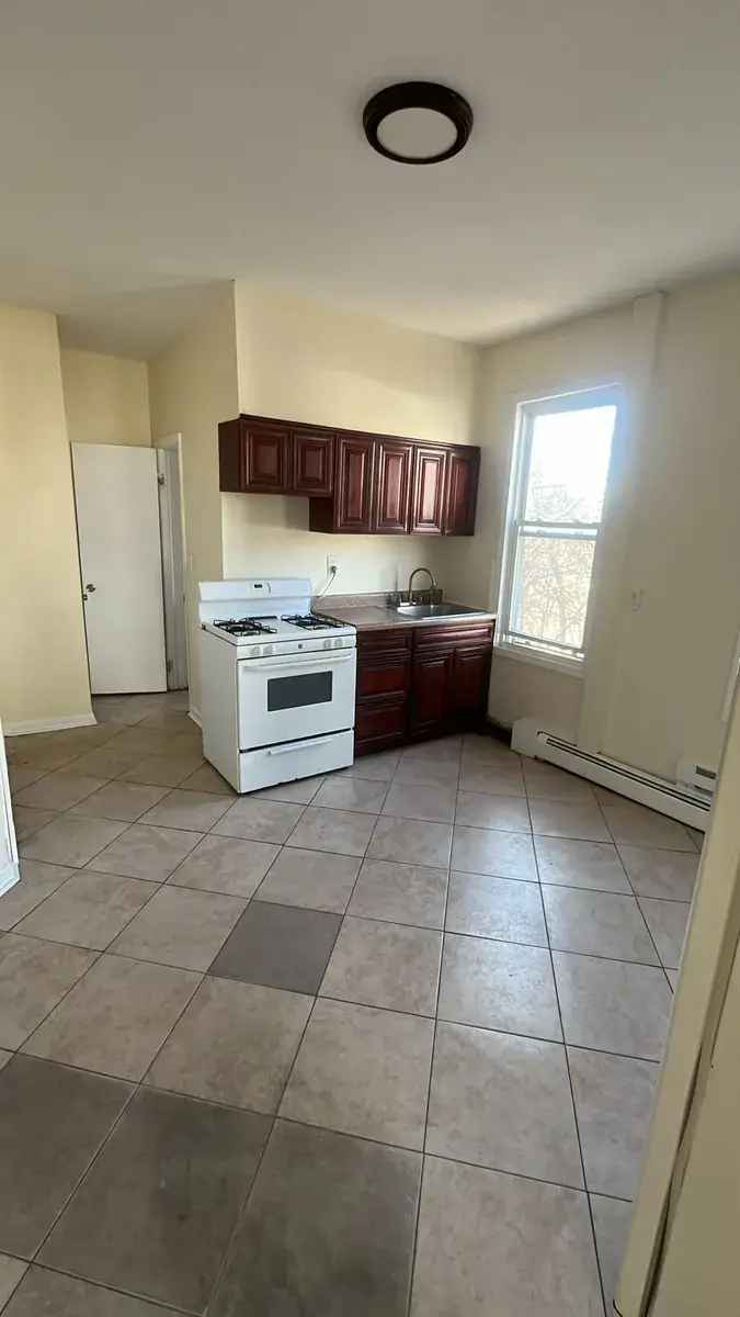 Rent Apartment Unit with Modern Upgrades Near Public Transit