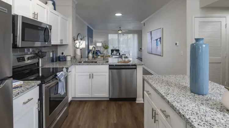 Rent Luxury Smart Home Apartments in Orlando with Premier Location