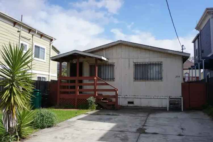 House For Sale in 2514, Linden Street, Oakland, California