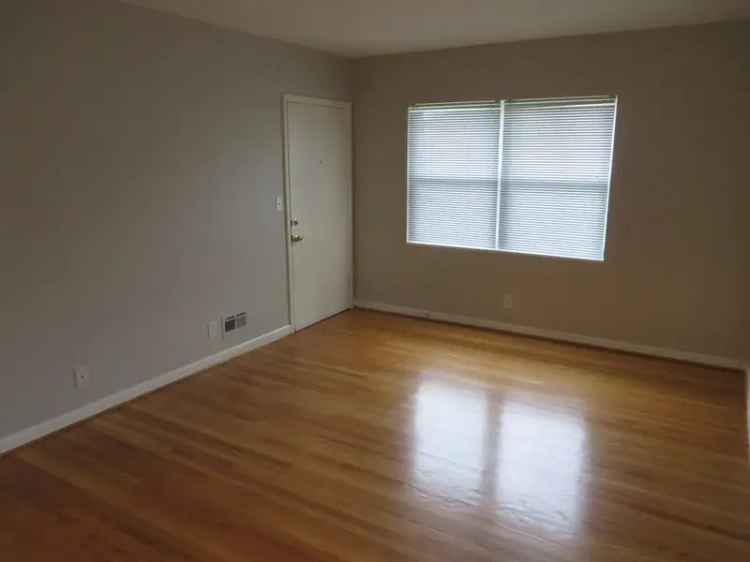 Rent Apartment Unit with Large Bedroom near Planet Fitness