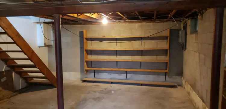 Rent 2BR Apartment Unit with Garage and Basement Storage