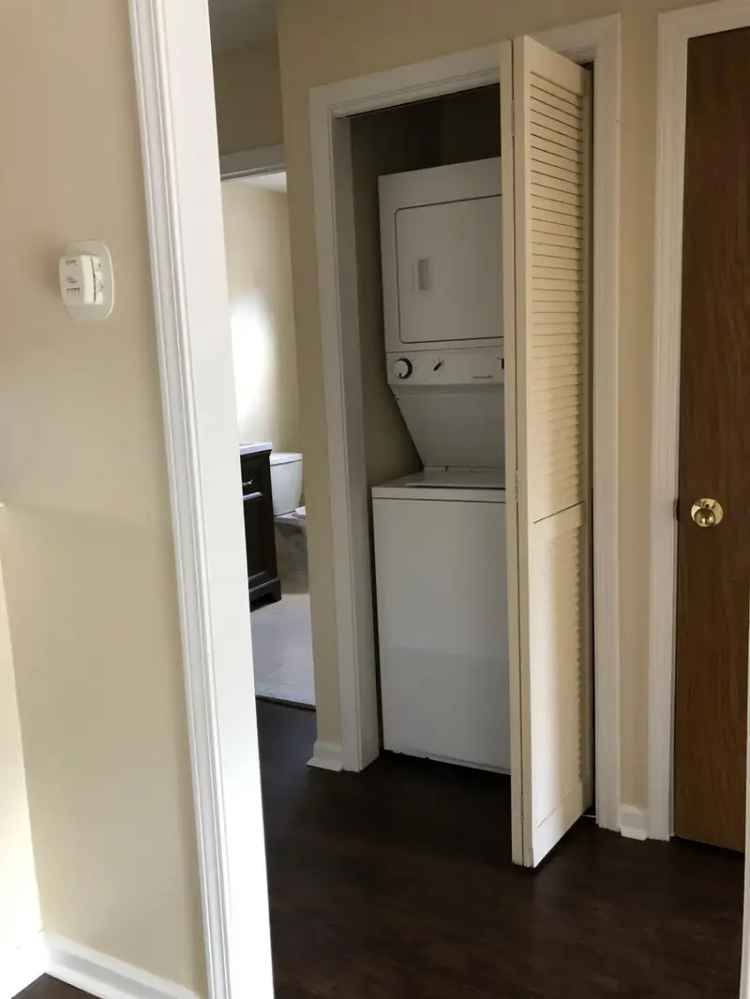 Rent Apartments with In-Unit Washer Dryer and Central AC in Quiet Neighborhood