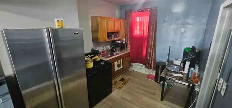 Rent Apartment Unit 2 BR 1 Bath in East Orange with Laminate Flooring