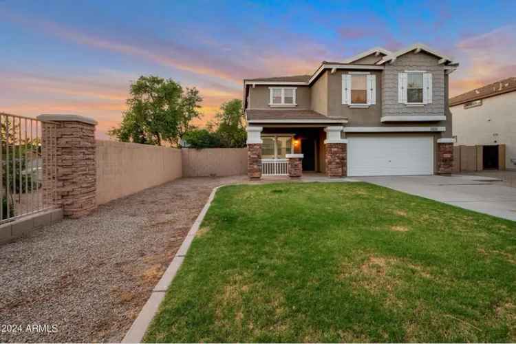 Buy House in Gilbert with Corner Lot and Community Amenities