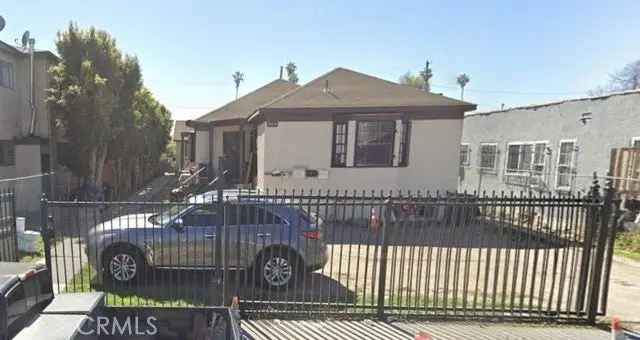 House For Sale in 902, West 84th Street, Los Angeles, California