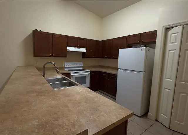 House For Sale in Cape Coral, Florida