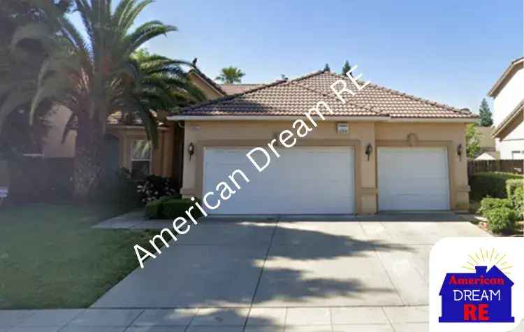 Rent 4 Bedroom Home in Clovis CA with Spacious Layout and Backyard