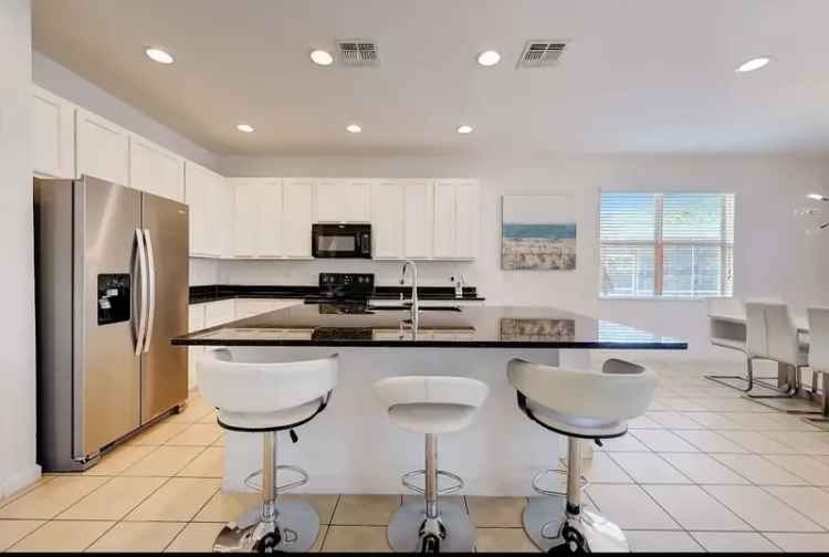 Rent Spacious 5 Bedroom House in Kissimmee with Pool and Amenities