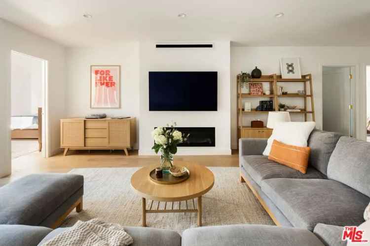 House For Sale in 3719, Laurel Canyon Boulevard, Los Angeles, California