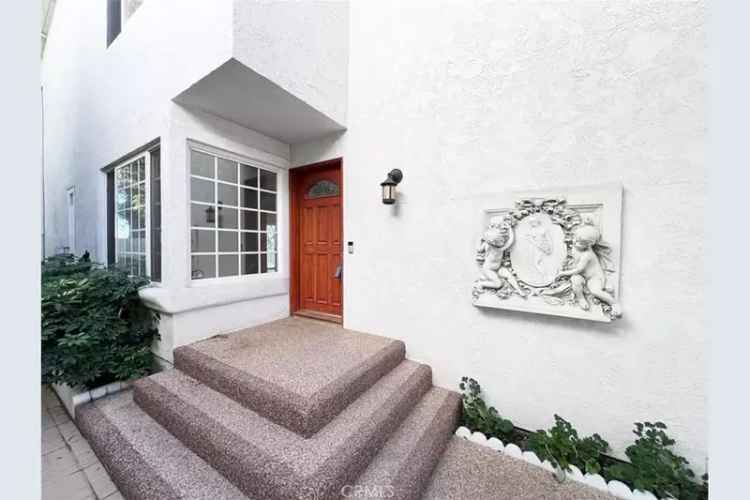 House For Sale in 2846, Angelo Drive, Los Angeles, California