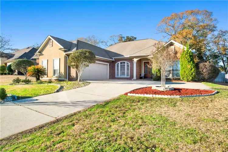 Buy Traditional 3 Bed Homes in Regency Oaks with Gourmet Kitchen