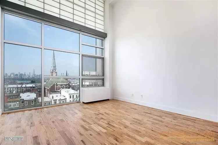 Rent Studio Duplex in Prime Greenpoint with Luxury Amenities