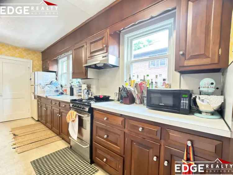 Rent Apartment Unit in Massachusetts with Features from EDGE Realty Advisors