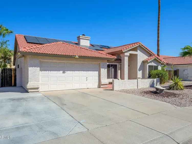 Rent a single-family home with pool in Avondale featuring 4 bedrooms