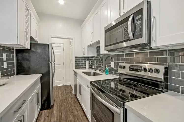 Rent Apartments in Van Nuys with Luxury Amenities and Upgrade Options