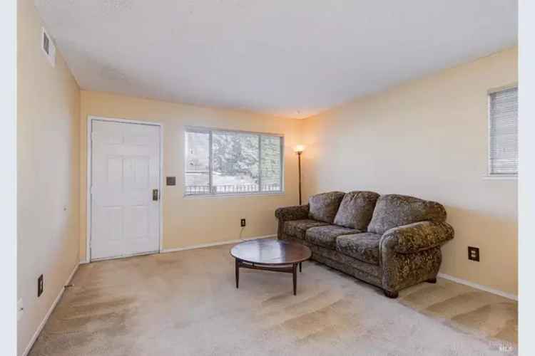 Buy Condo in Sonoma County with Pool and Convenient Amenities