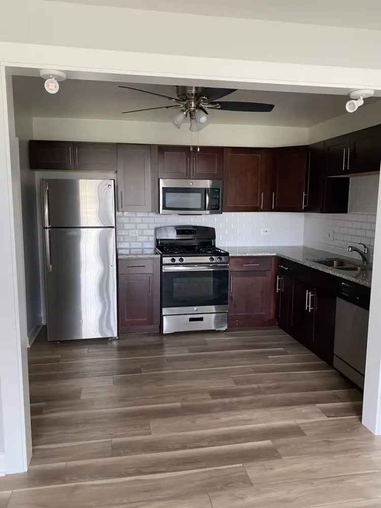 Rent Apartments in Addison with Top-Notch Amenities and Security Features