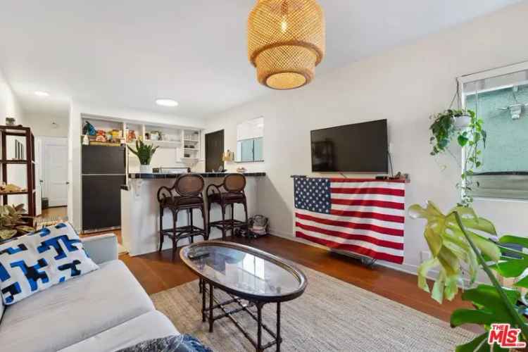 House For Sale in Los Angeles, California