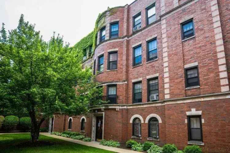 Rent Vintage Apartments in Charming Courtyard Property Near Dempster Street