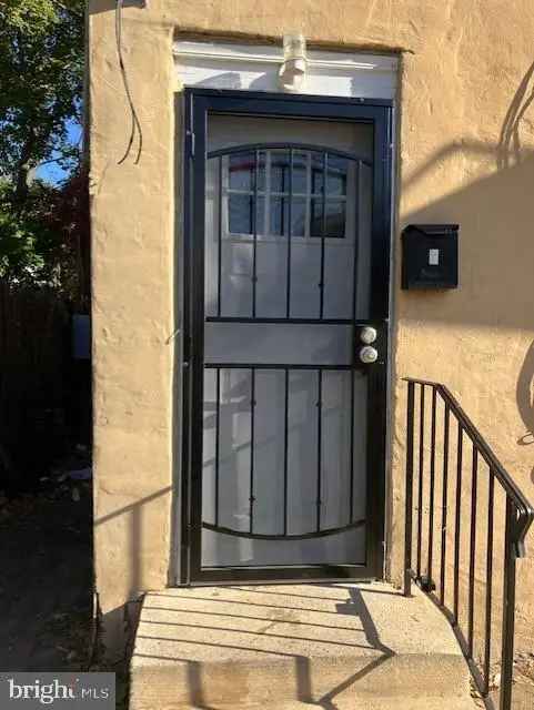 House For Sale in 831, Kirkwood Street, Wilmington, Delaware