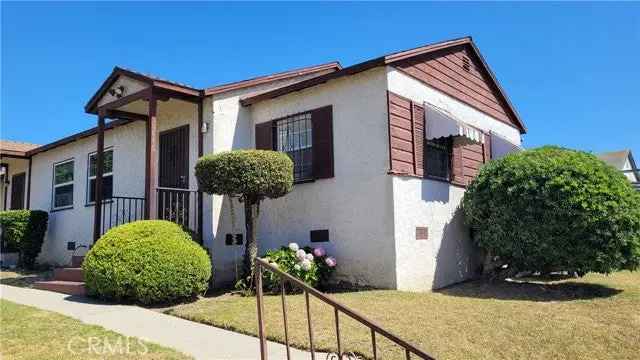 House For Sale in 10846, South Manhattan Place, Los Angeles, California