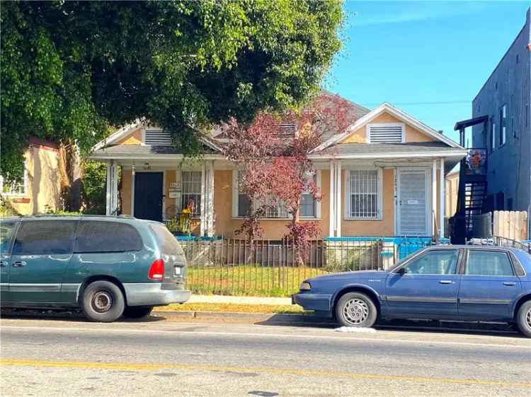 House For Sale in 1241, East Adams Boulevard, Los Angeles, California