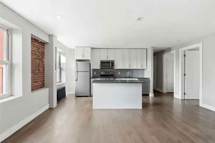 Rent Large 2BR Apartment in Greenpoint with Historic Features