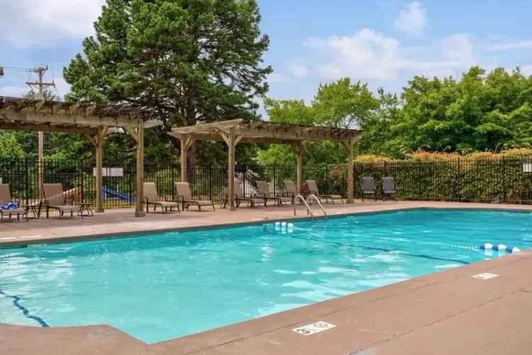 Rent Foxcroft Apartments with 1-3 Bedrooms in Statesville Featuring Pool and Dog Park