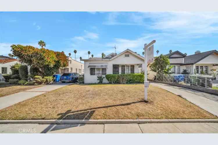 Charming buy home in Leimert Park with 2 bedrooms and a spacious backyard