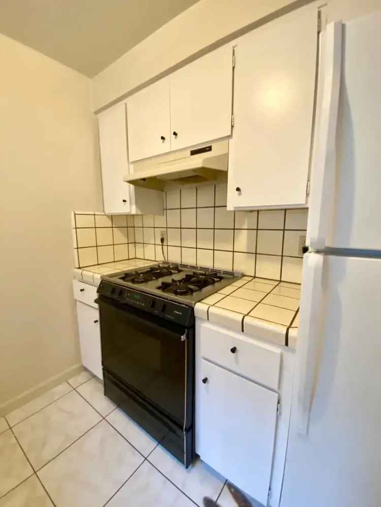 Rent Upstairs Unit in Willow Glen with Fresh Updates and Great Features