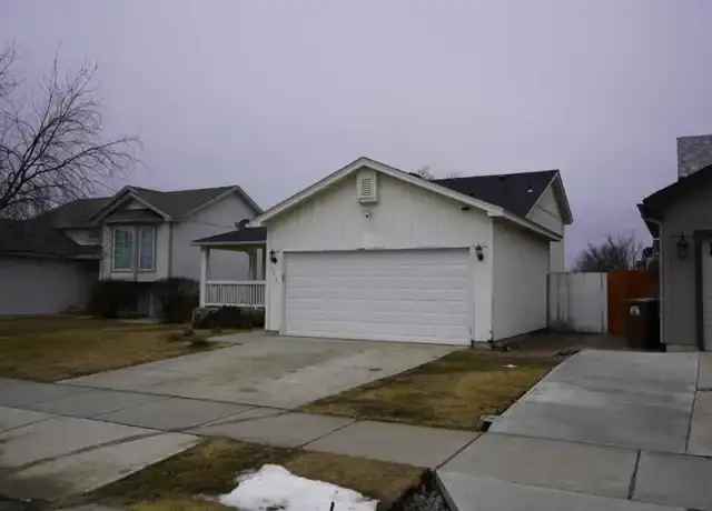 House For Rent in 1715, East Calkins Drive, Spokane, Washington