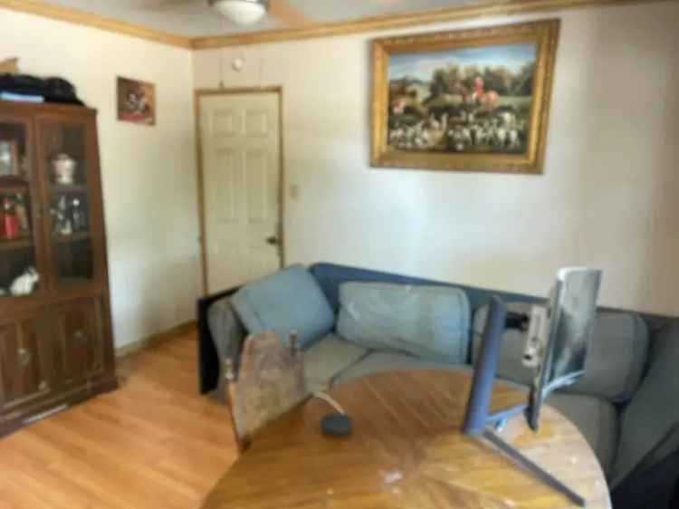 House For Sale in Lancaster, California