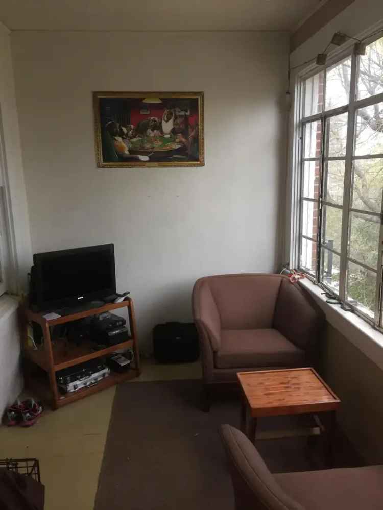 Rent 2 Bedroom Apartment near Russell House and Five Points