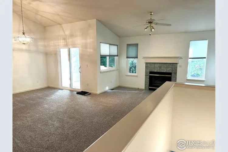 Rent townhome in a quiet location with 2-car garage and modern amenities