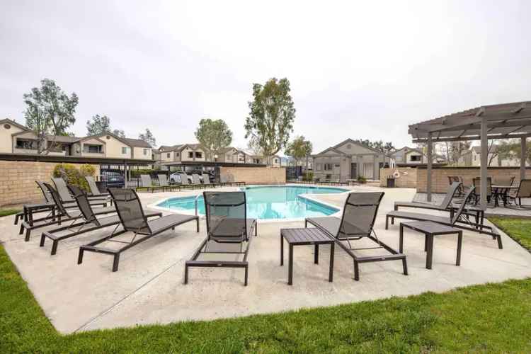 Rent Apartments in Shadow Canyon with Nearby Amenities