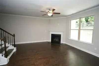 Rent Townhouse in Suwanee with 4 Bedrooms and Private Backyard