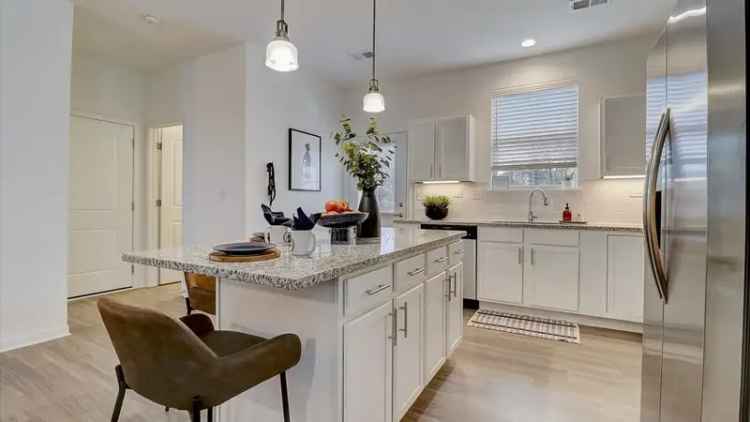 Rent Apartments in Queen Creek with Resort-Style Amenities