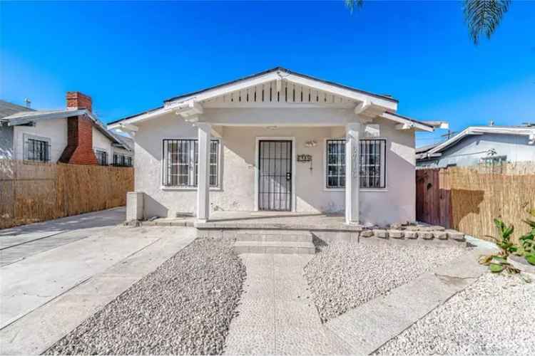 Buy Charming 3 Bedroom Home in Los Angeles with Spacious Yard and Garage