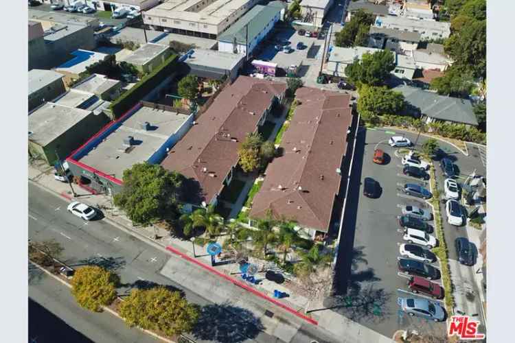 Investors Dream Apartment Sale in Santa Monica with Vacant Units