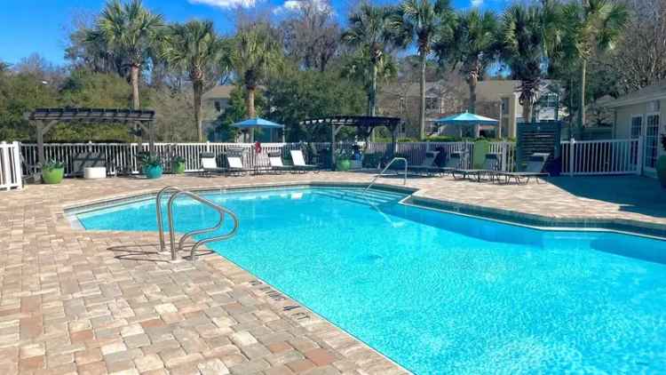 Rent Apartments at The Enclave in Tallahassee with Premier Amenities