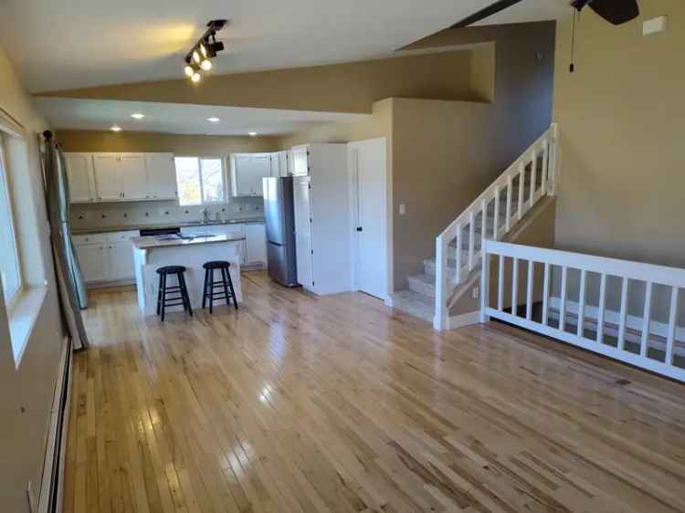 Rent Beautiful Apartment Unit in Redlands with Private Balcony and Utilities Included