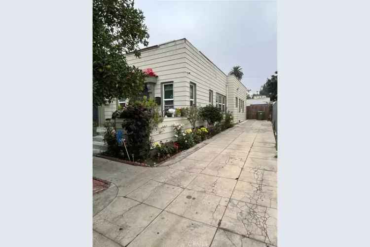 Duplex rental in Historic Jefferson Park Los Angeles with 2 bedrooms