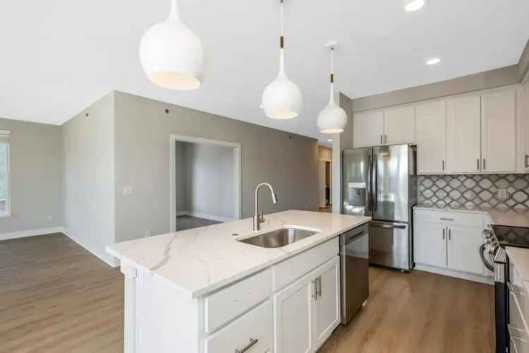 Luxury Apartment for Rent in Uptown Westerville with Modern Features