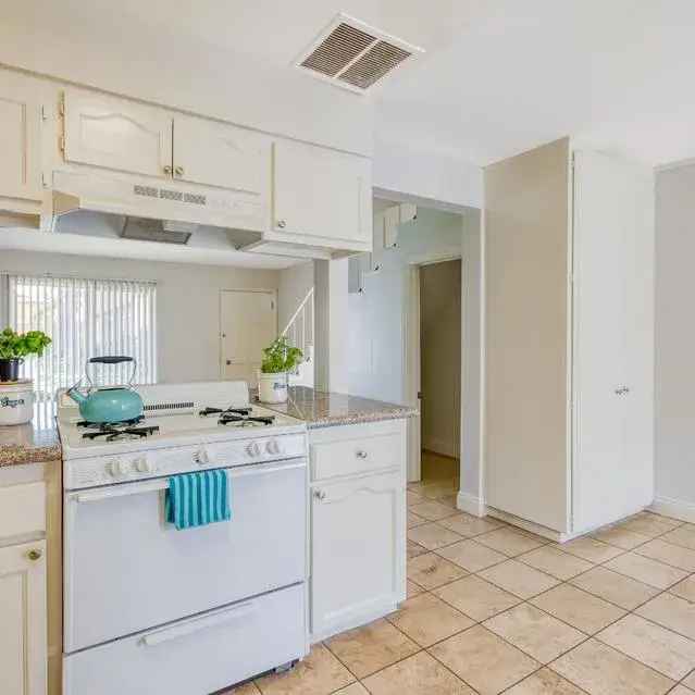 Rent Two Bedroom Apartments in Garden Grove CA with Great Amenities