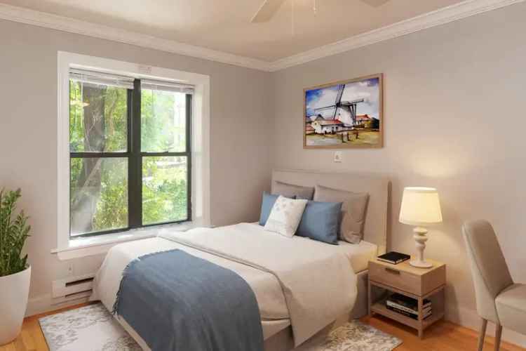 Rent Apartments Near Lincoln Park Conservatory with Modern Features