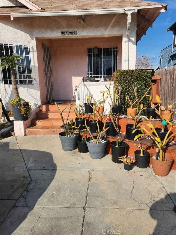 House For Sale in 907, East 50th Street, Los Angeles, California