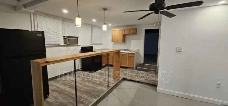 Rent Charming 1 Bedroom 1 Bathroom Apartment Unit in Lakewood Recently Remodeled