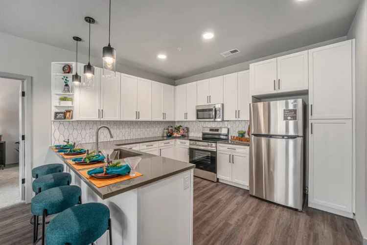 Rent Apartments in Wheat Ridge with Upscale Features and Outdoor Amenities