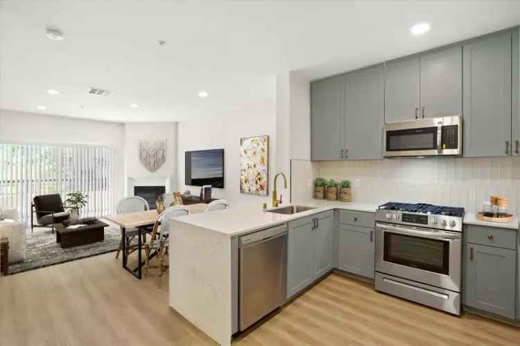 Rent Apartment in Burbank with Resort Style Amenities and Lush Landscaping